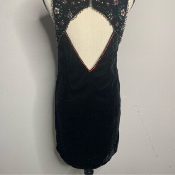 Vintage Beaded Black Velvet Mini Dress Floral Embellished Cocktail Mini Dress - Picture 14 of 17